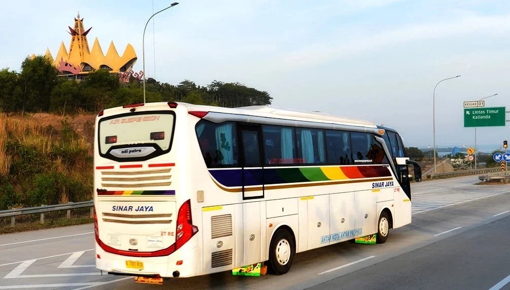 Bus Sinar Jaya Simulator截图2